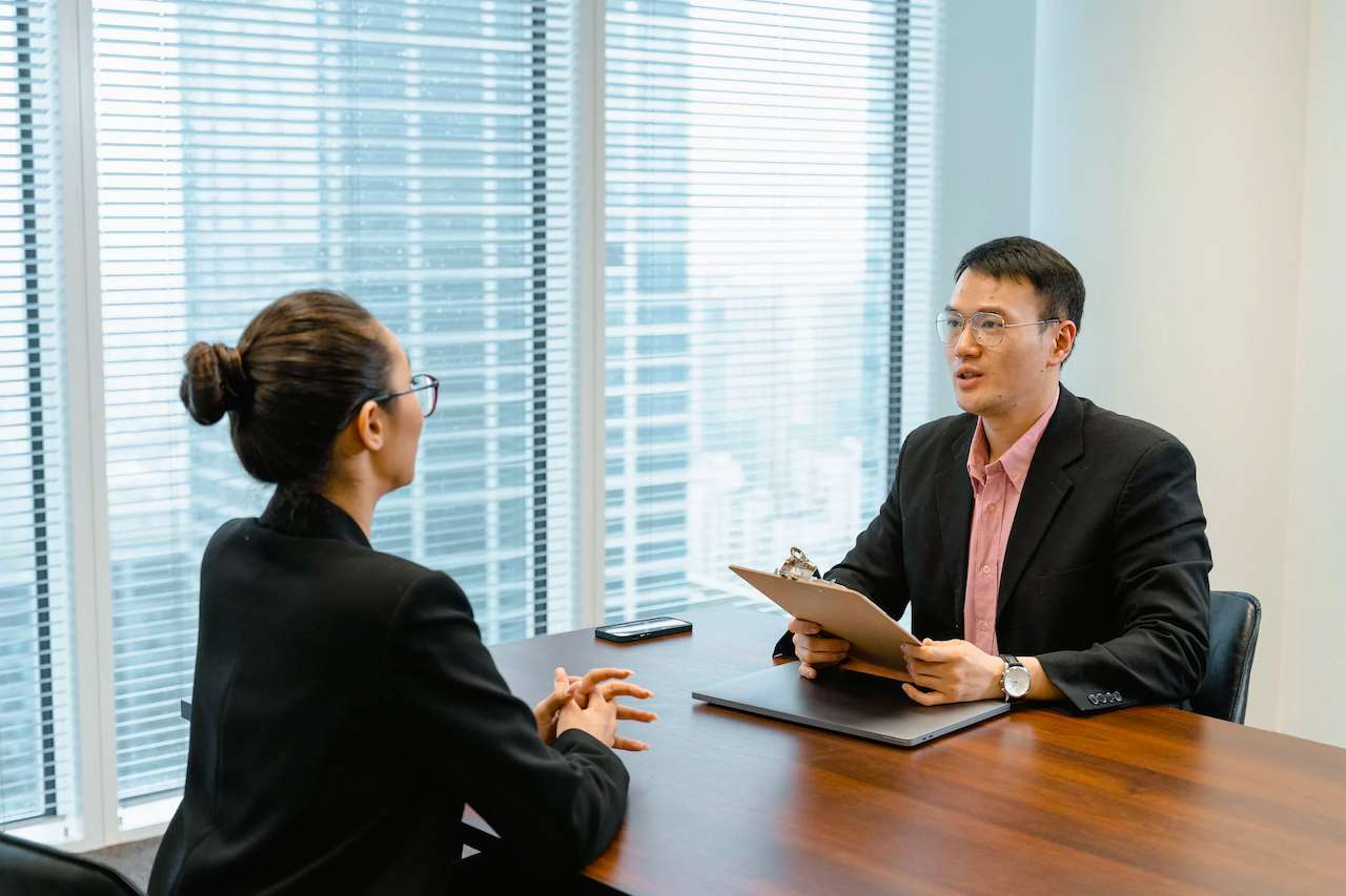 6 Perbedaan Rekrutmen dan Seleksi, HR Wajib Paham! - StaffAny